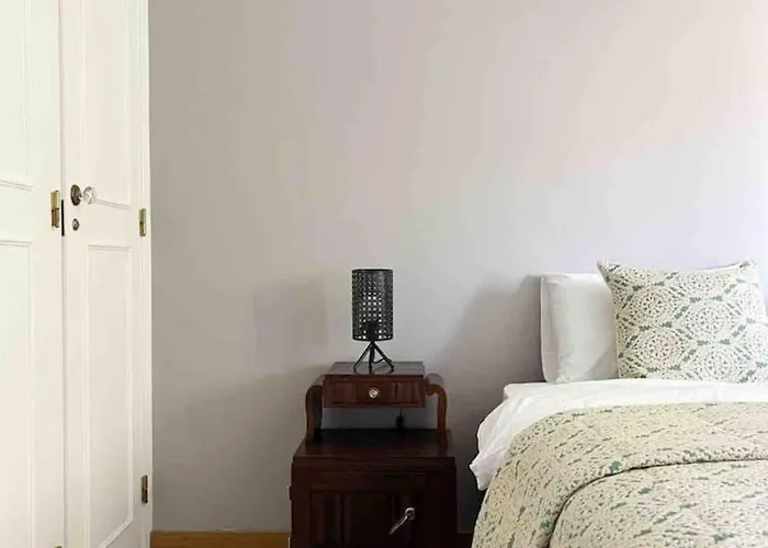 Moorish Magic In Monte Estoril-500m To The 公寓