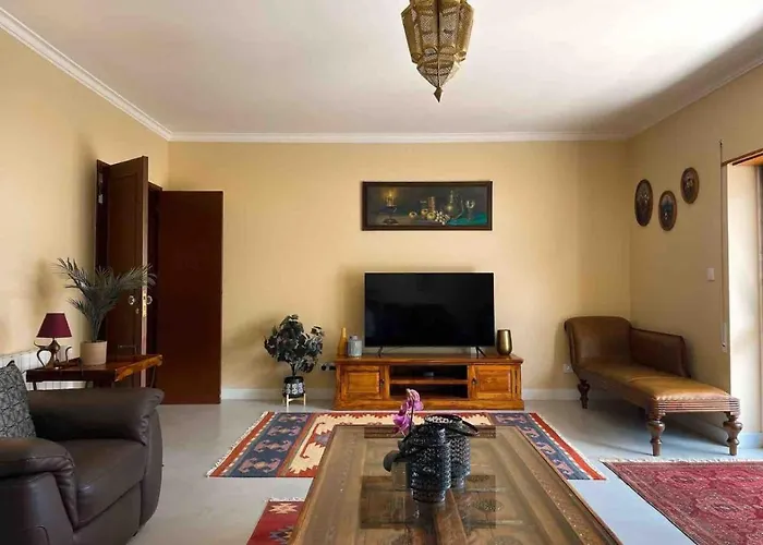 Moorish Magic In Monte Estoril-500m To The 公寓 埃斯托利尔