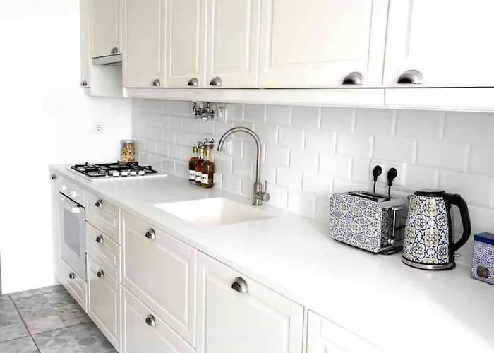 Moorish Magic In Monte Estoril-500m To The